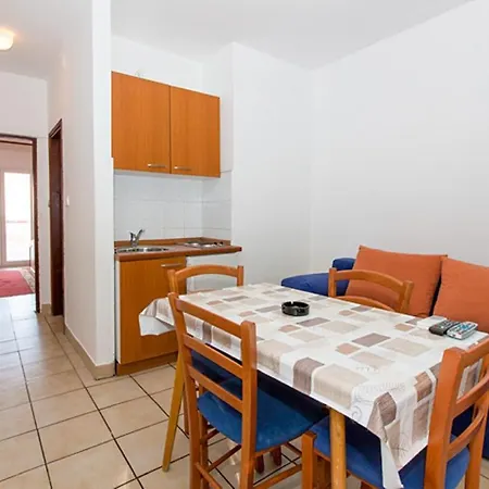 Robert Apartament Pag Town